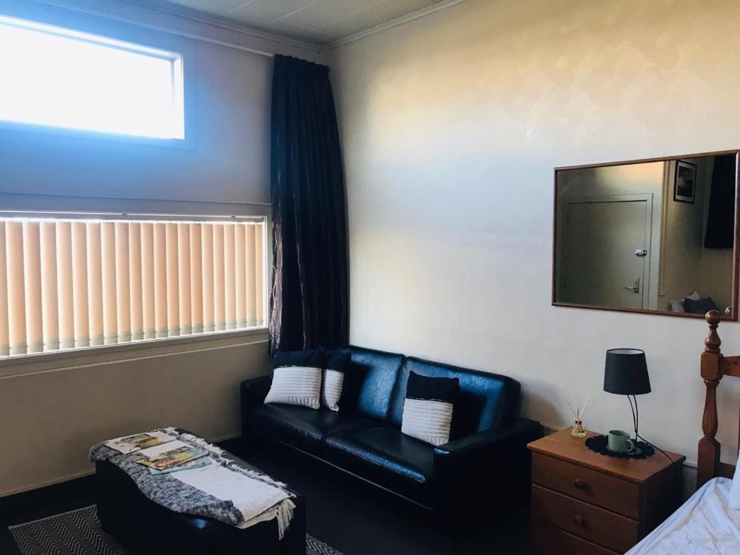 Otautau Hotel 外观 照片