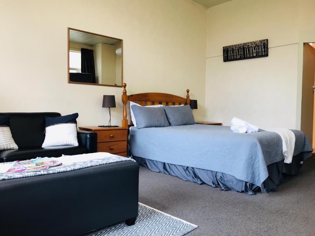 Otautau Hotel 外观 照片